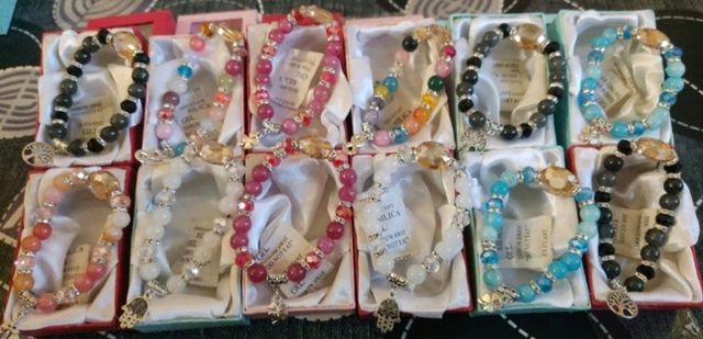 📿🪬LOTE DE 10 PULSERAS EN SUS CAJAS📿🪬