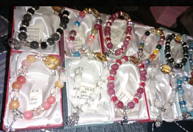 📿🪬LOTE DE 10 PULSERAS EN SUS CAJAS📿🪬