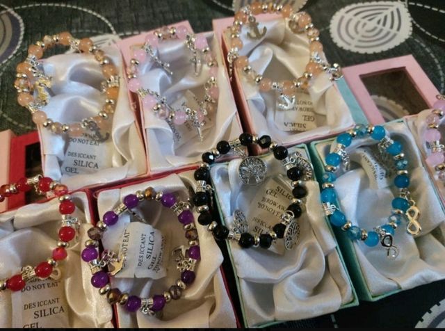 📿🪬LOTE DE 10 PULSERAS EN SUS CAJAS📿🪬