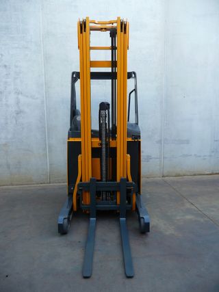 CARRETILLA RETRACTIL JUNGHEINRICH