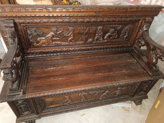 banco de madera tallado a mano antiguo
