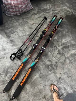 ESQUIS ROSSIGNOL DE 1,85 METROS