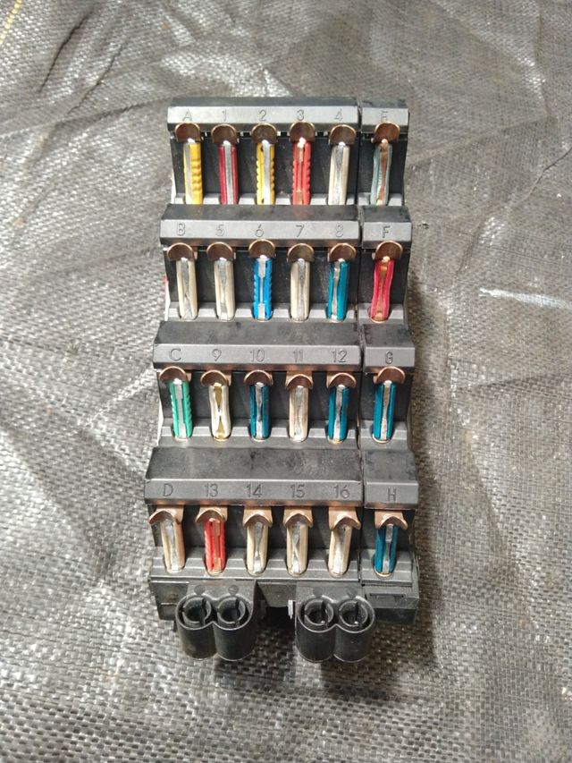 Caja Relés/Fusibles Mercedes Clase E 190 W201-W124