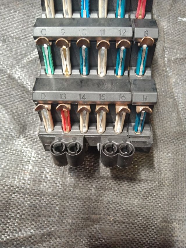 Caja Relés/Fusibles Mercedes Clase E 190 W201-W124