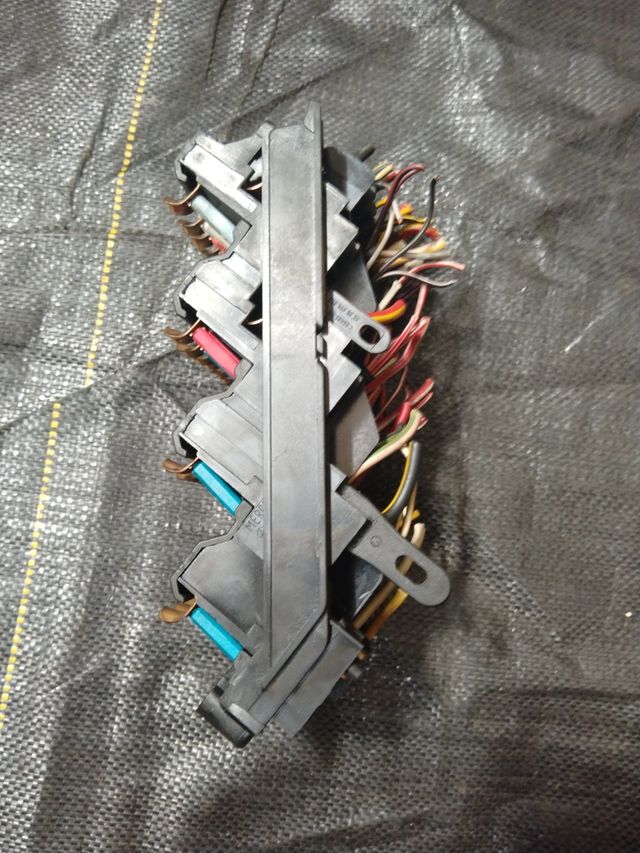 Caja Relés/Fusibles Mercedes Clase E 190 W201-W124