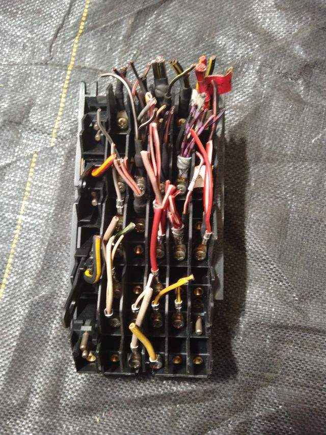 Caja Relés/Fusibles Mercedes Clase E 190 W201-W124