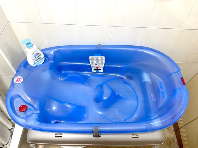 Bañera cambiador con patas bebé