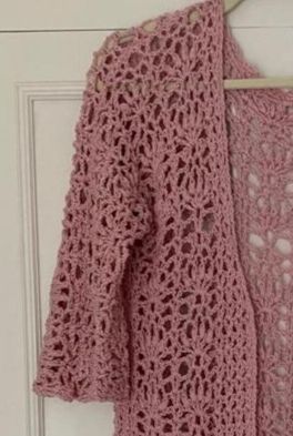 kimono hecho a mano a ganchillo.