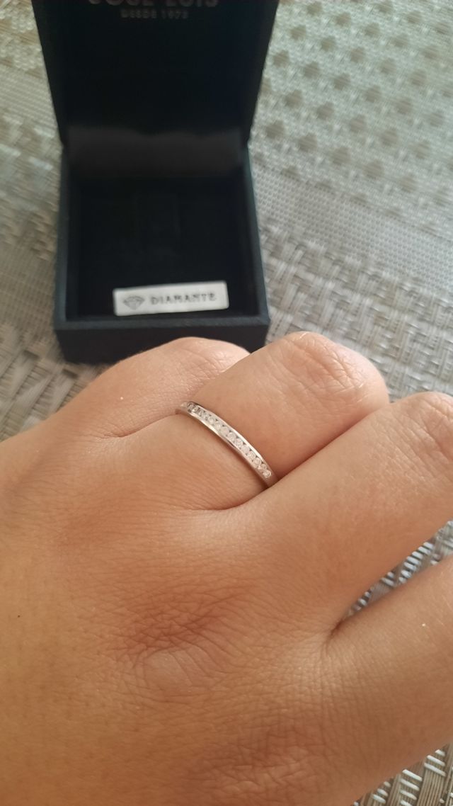 Anillo de oro y diamantes