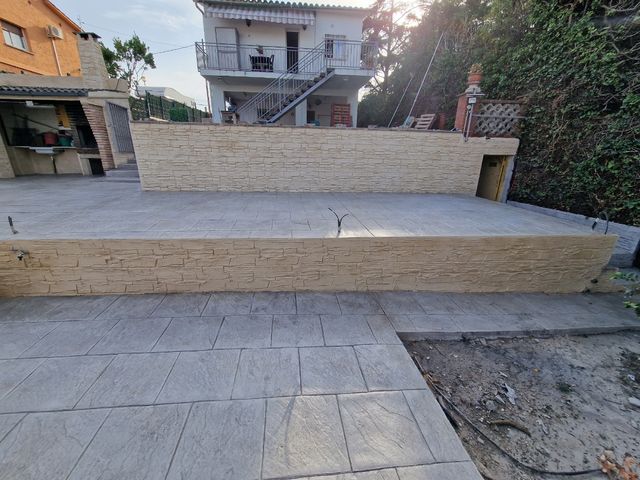 Paredes y hormigón impreso