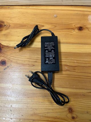 Cargador batería patinete eléctrico