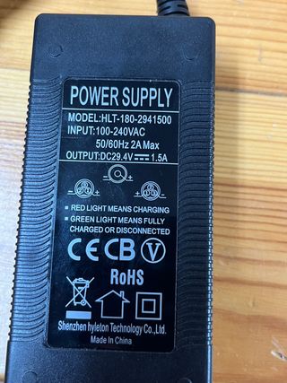 Cargador batería patinete eléctrico