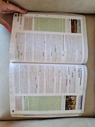 Libro historia de España 2° de bach