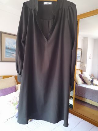 Vestido negro.