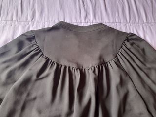 Vestido negro.