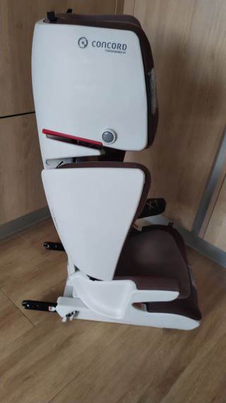 Silla de coche para niño\niña Ixofix.