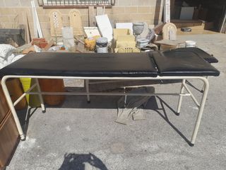 camillas 2 und . una más alta que otra