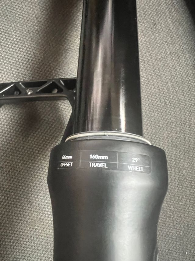 Horquilla Rock Shox ZEB Ultimate RC2 29” 160mm 1.8