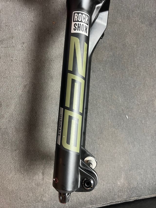 Horquilla Rock Shox ZEB Ultimate RC2 29” 160mm 1.8