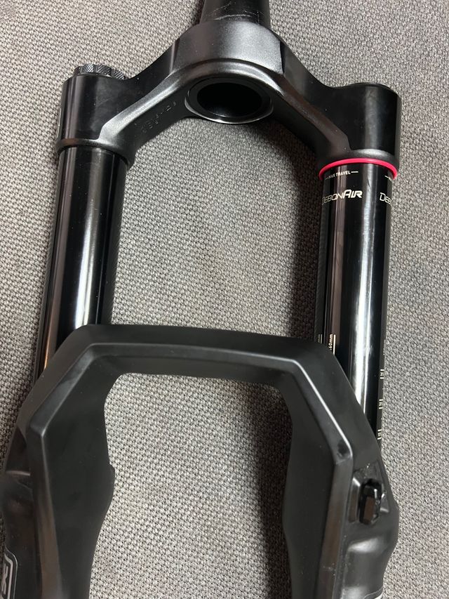Horquilla Rock Shox ZEB Ultimate RC2 29” 160mm 1.8