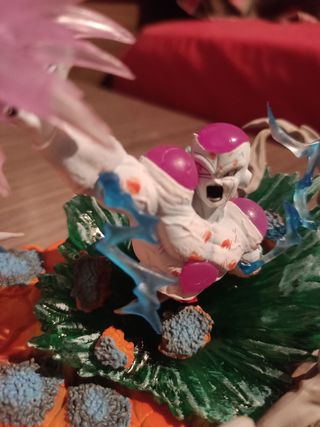 Figura Goku VS freezer 