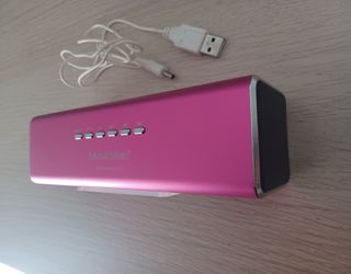 Altavoz portátil rosa edición especial