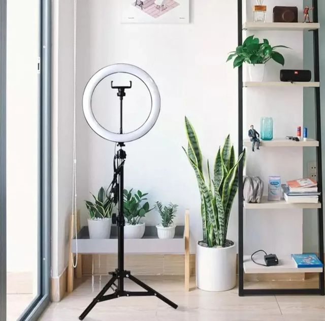 ANELLO LUMINOSO LED 12" CON TREPPIEDI SELFIE 