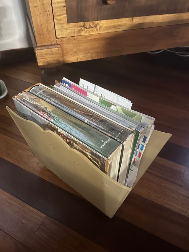 Porta riviste Spisani altezza 30 larghezza 38