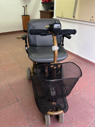 Carro para minusvalidos de bateria.