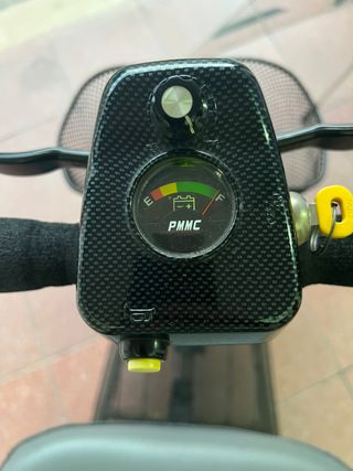 Carro para minusvalidos de bateria.