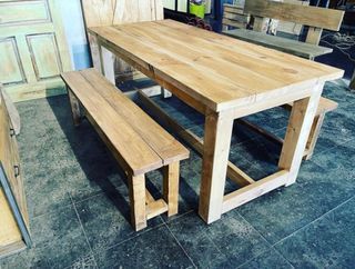 Oferta conjunto mesa y banco madera 