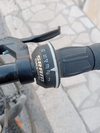 BICICLETA BTWIN ROCKRIDER 300