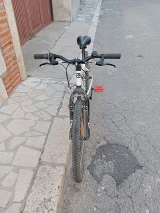 BICICLETA BTWIN ROCKRIDER 300