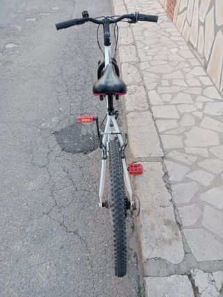 BICICLETA BTWIN ROCKRIDER 300