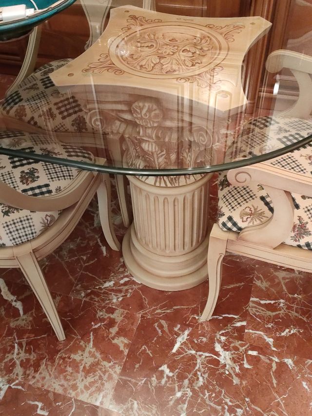 mesas y sillas de salon