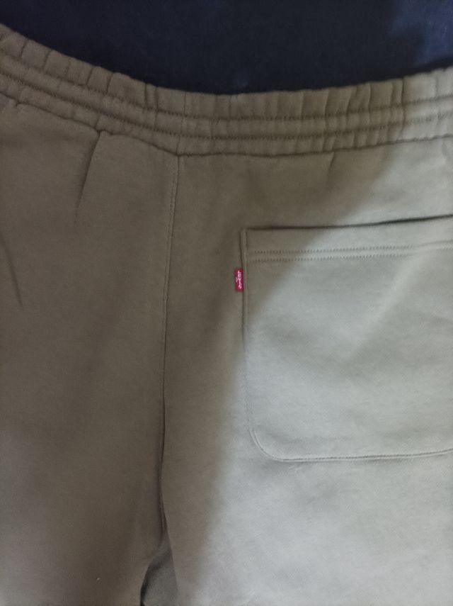pantalón corto levis