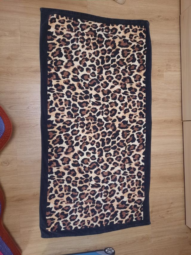 toalla leopardo playa