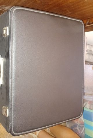 Máquina de escribir antigua olimpia