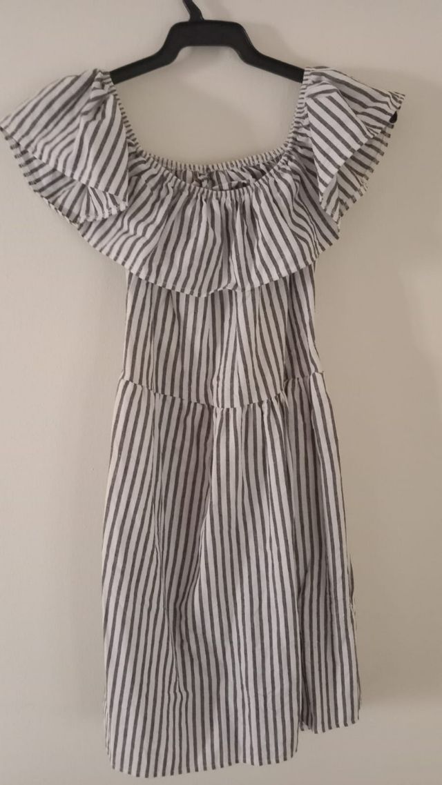 vestido de rayas negras