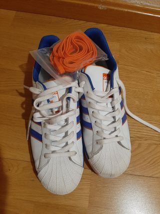 Adidas rivalry superstar naranjas