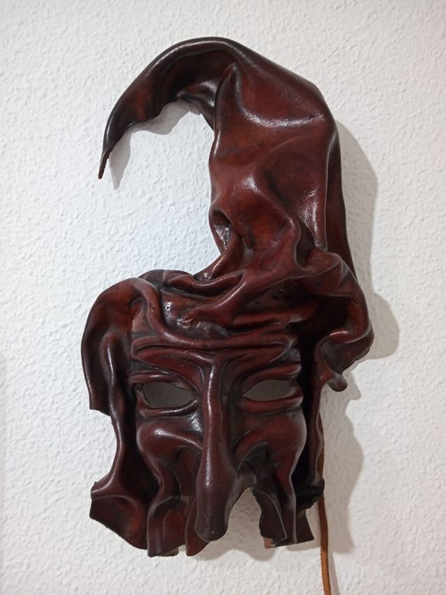 MÁSCARA DE CUERO