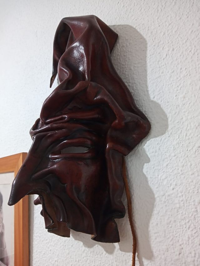 MÁSCARA DE CUERO