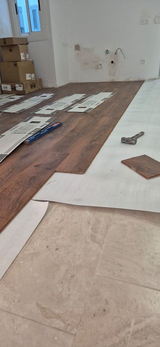 Montaje suelo laminado