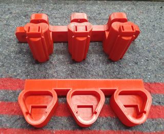 MILWAUKEE  Soporte de 3 baterías y 3 herramientas