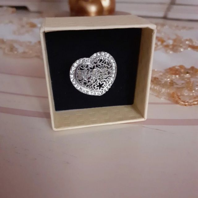 Anello a cuore brillante