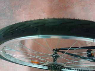 Bicicletta  ruote 28 taglia M   NUOVA 