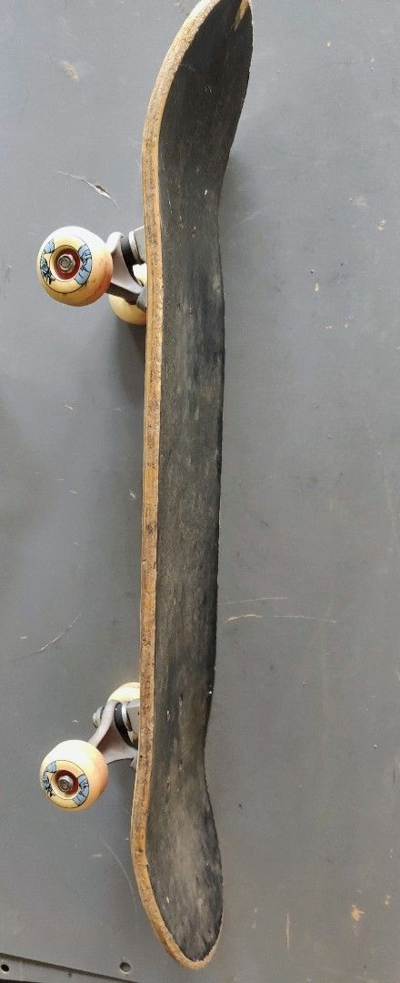 Monopatin / skate con ruedas nuevas