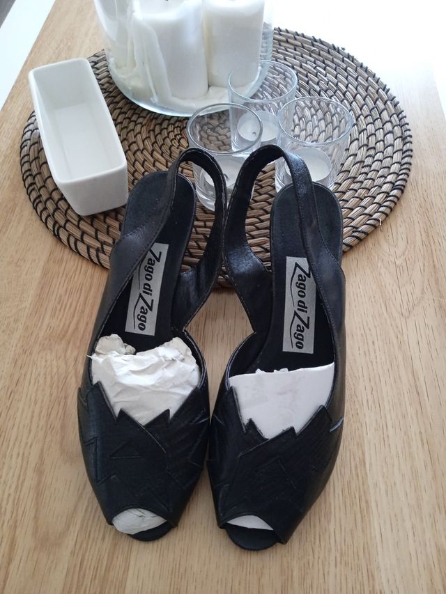 Zapatos de PIEL. Talla 38