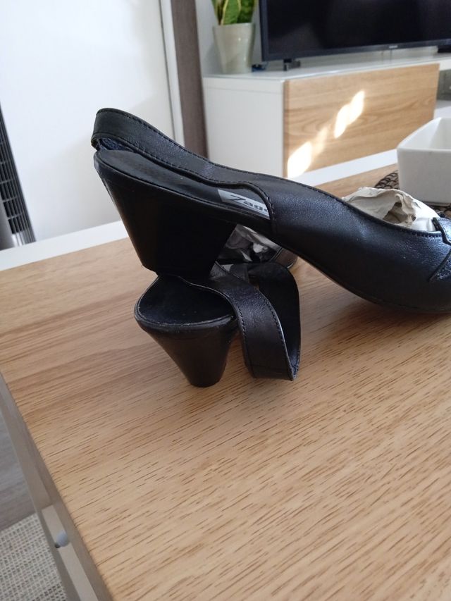 Zapatos de PIEL. Talla 38