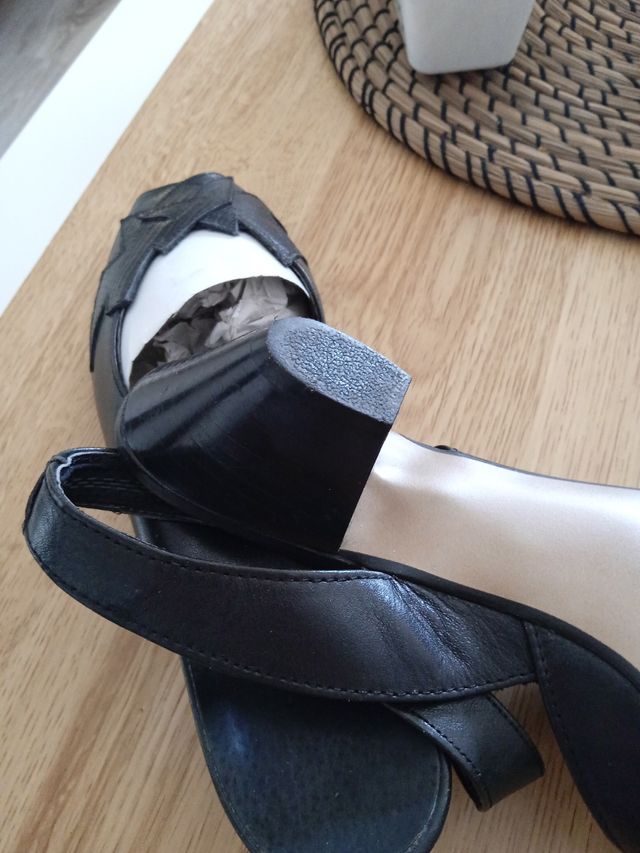 Zapatos de PIEL. Talla 38